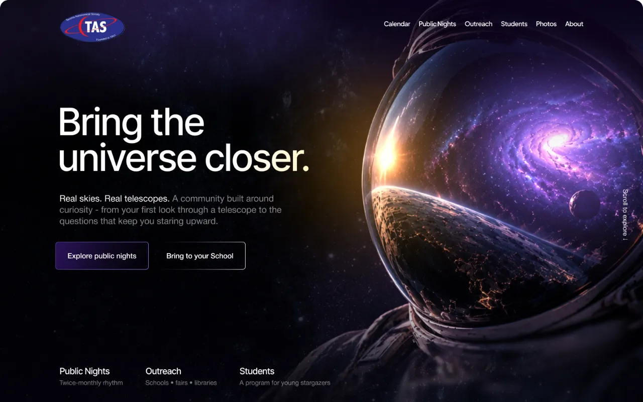 Screenshot of custommock.com